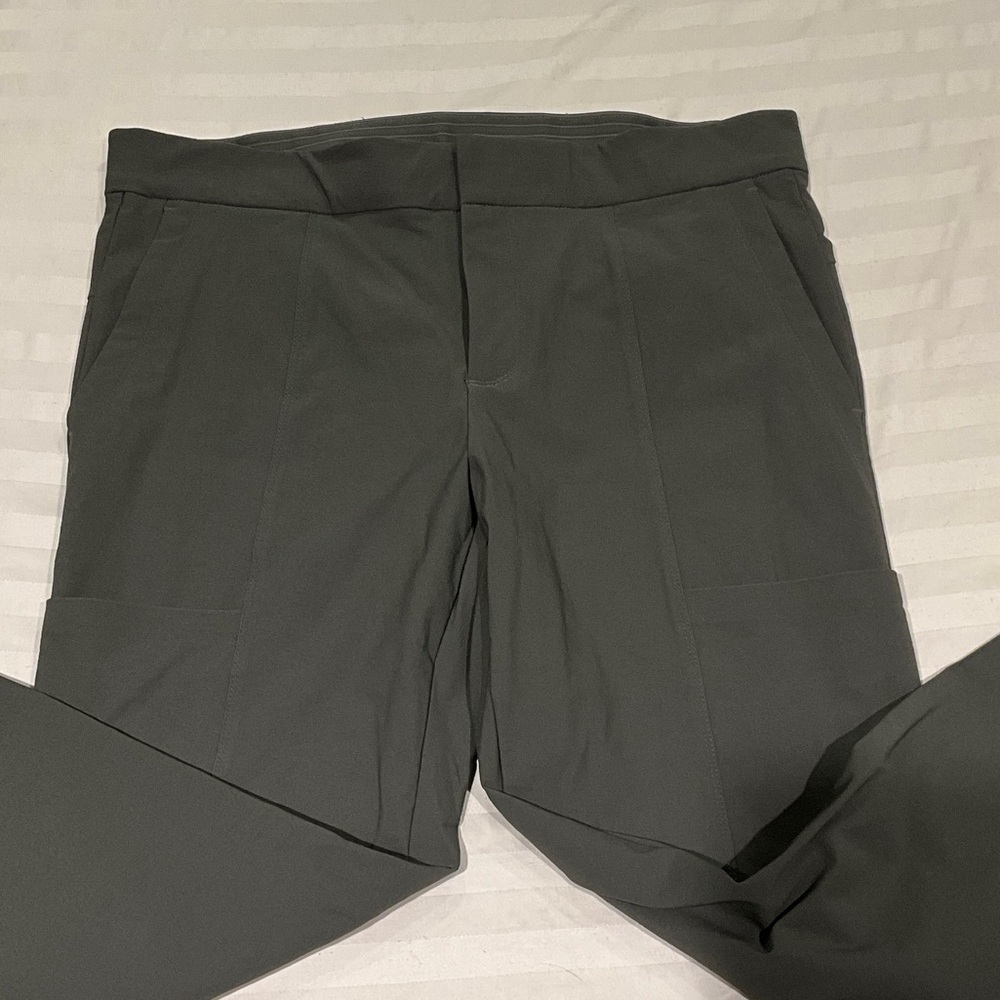 Athleta sage green Skinny Pants with side pockets stretch material